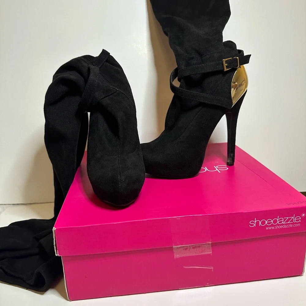 Shoe Dazzle Black Stiletto Boots with Gold Accent - Picture 1 of 2